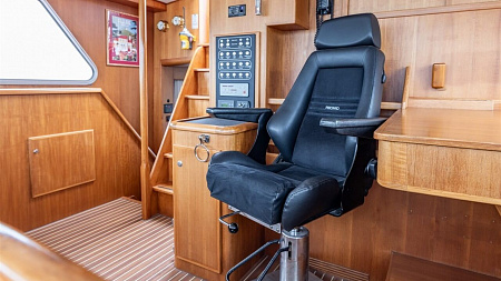 Яхта Privateer Trawler 50